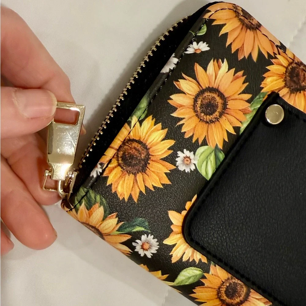 5 for $25!! NOBO Sunflower 🌻 Zip Around Wallet.
